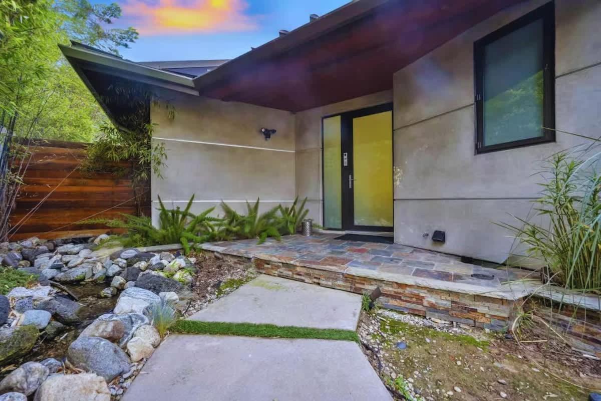 Hébergement de vacances Cozy Oasis In Oakley With Basketball Court Pool Los Angeles
