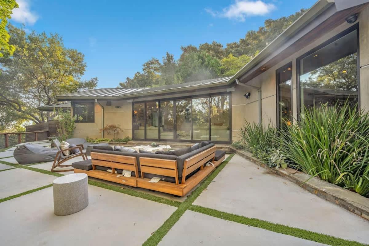 Cozy Oasis In Oakley With Basketball Court Pool Hébergement de vacances *